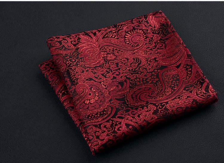 Τετράγωνο μαντήλι τσέπης με κόκκινα λαχούρια
