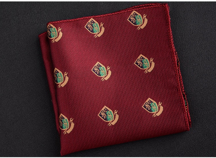 Τετράγωνο κόκκινο μαντήλι τσέπης με σχέδιο