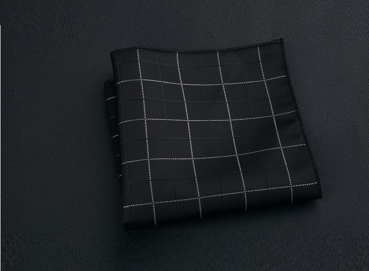 Μαύρο τετράγωνο μαντήλι τσέπης καρώ