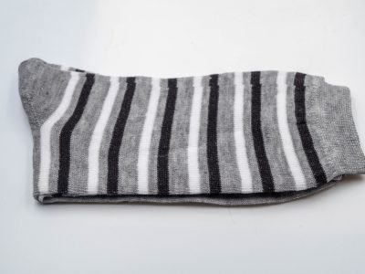 Ανδρικές κάλτσες κοστουμιού γκρί με ρίγες