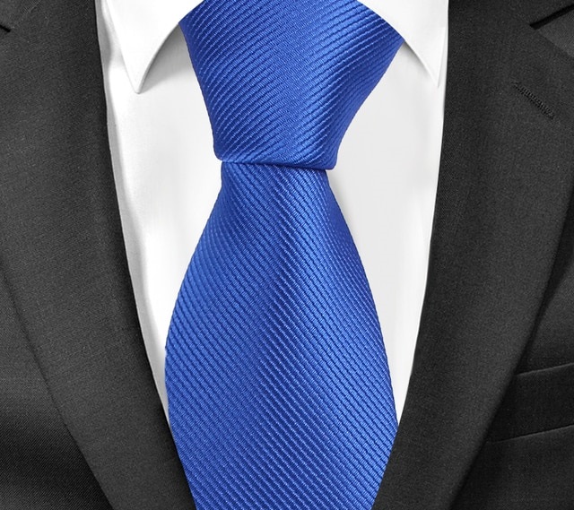 Κλασσική ανδρική γραβάτα με λαιμόκοψη, μπλε