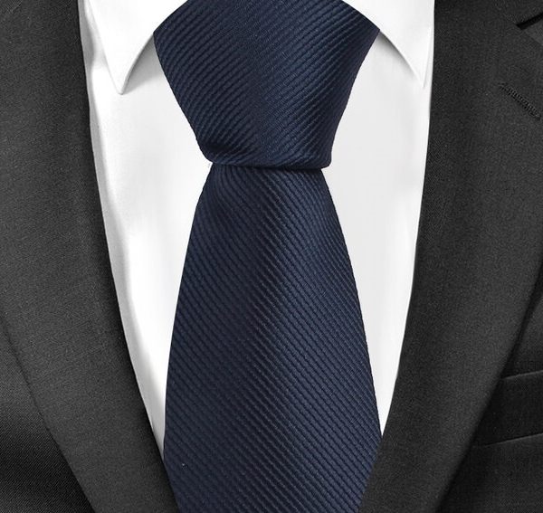 Κλασσική ανδρική γραβάτα με λαιμόκοψη, μπλε
