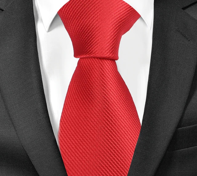 Κλασσική ανδρική γραβάτα με λαιμόκοψη, κόκκινη
