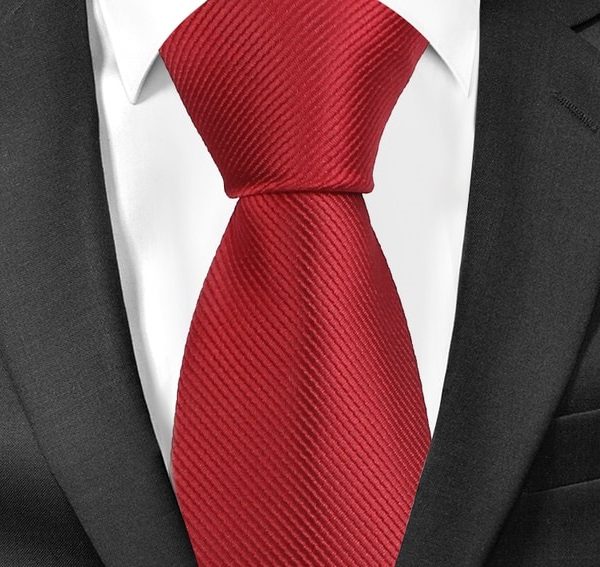 Κλασσική ανδρική γραβάτα με λαιμόκοψη, κόκκινη