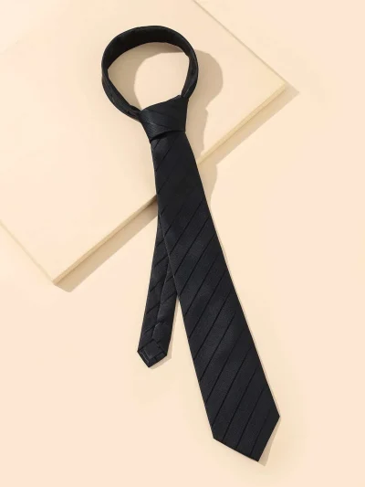 Πολυτελής μαύρη ανδρική γραβάτα ριγέ