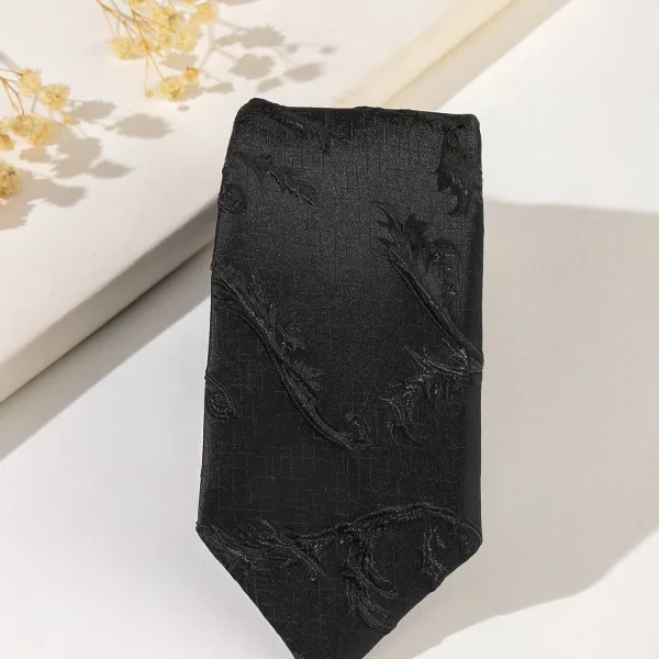 Μονόχρωμη ανδρική γραβάτα μαύρη με σχέδιο