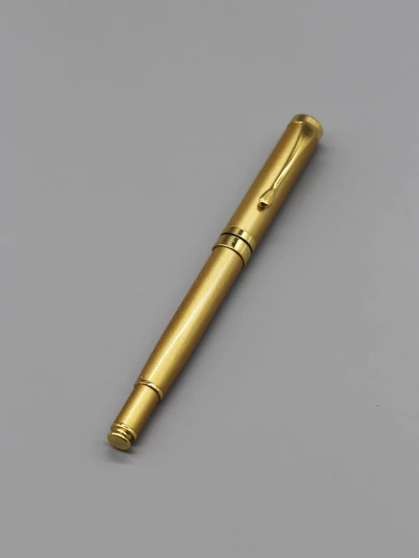 Μοντέρνο στυλό χρυσό με θήκη
