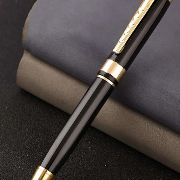 Φορητό μοντέρνο στυλό μαύρο χρυσό V