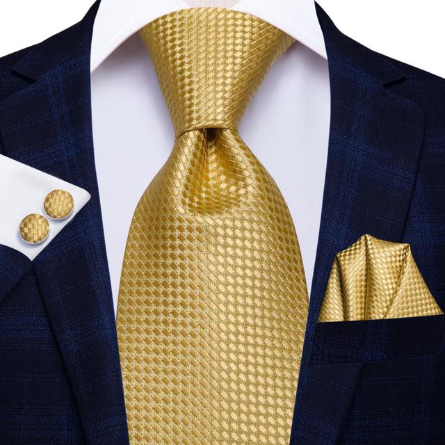 Σετ μεταξωτή γραβάτα μαντήλι μανικετόκουμπα κίτρινο σχέδιο