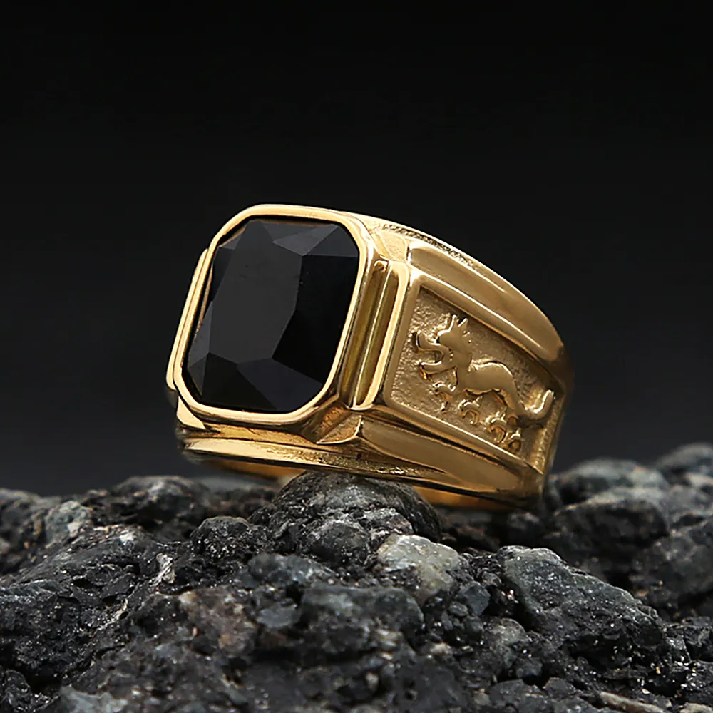 Men's Gold Signet Ring with Blue Lapis – Nialaya