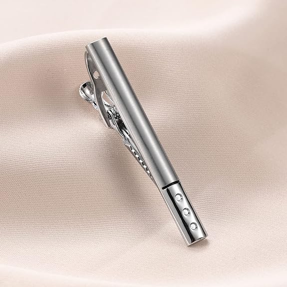 Tie clip with distinctive design