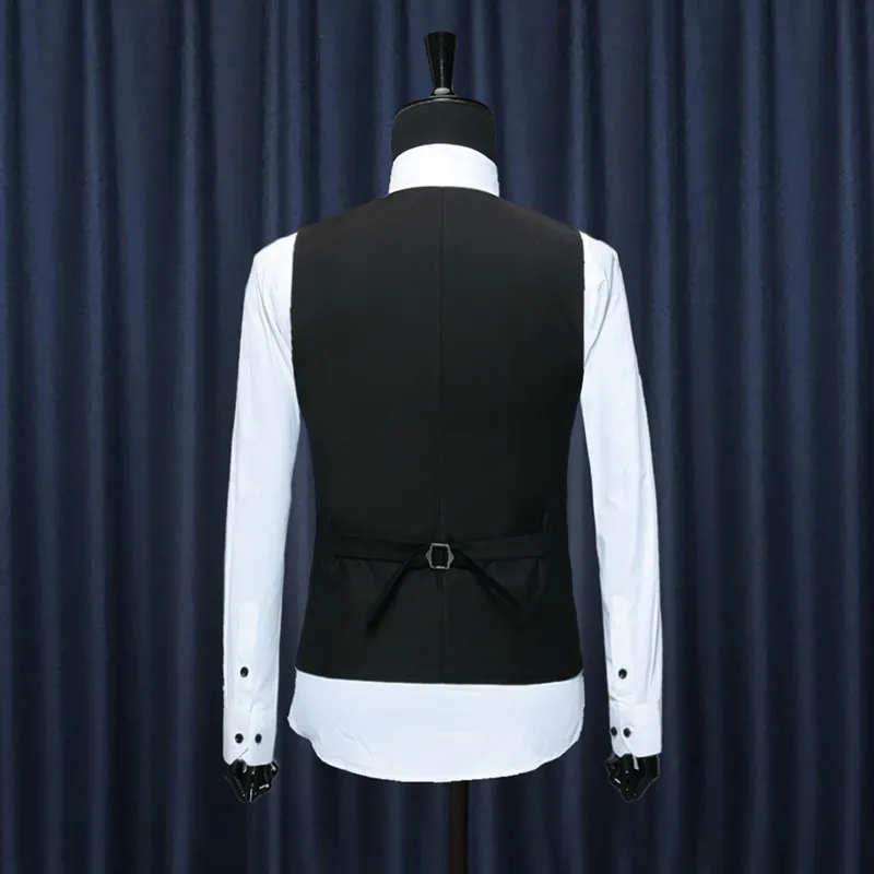Black sleeveless suit vest with pockets